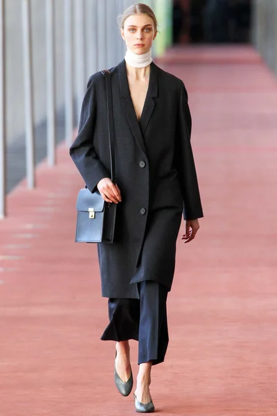 Look 8